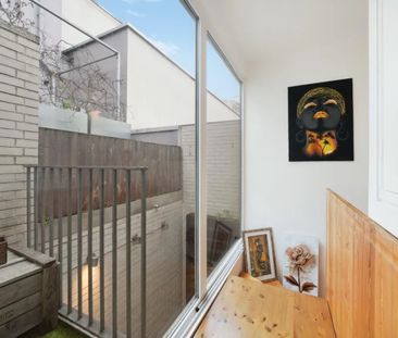 Room in a Shared Flat, St. John's Hill, SW11 - Photo 2