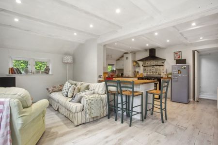 3 bedroom cottage to rent - Photo 2