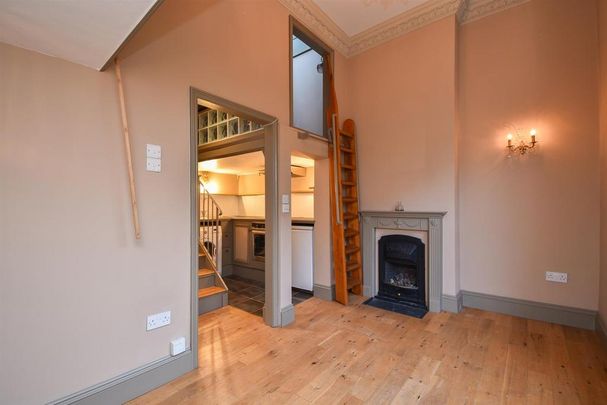 Studio to rent - Photo 1