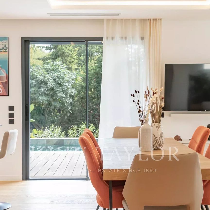 Villa à louer Mougins, Cote d'Azur, France13 500 EUR / Mois - Photo 1