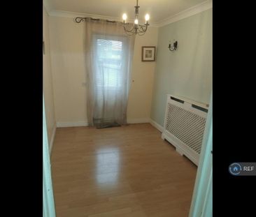 3 bedroom end of terrace house to rent - Photo 1
