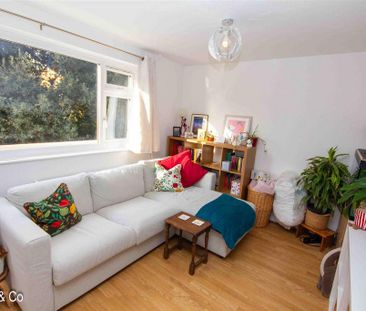 2 bedroom maisonette to rent - Photo 4