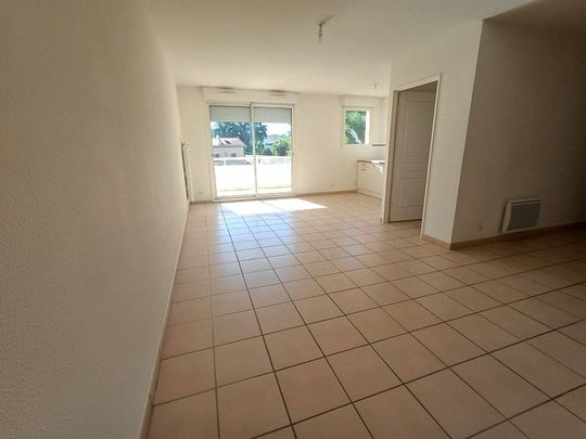 Location Appartement 3 pièces 63m² ST PIERRE DU MONT 40280 - Photo 1