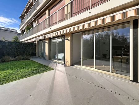 Location Appartement 3 pièces 63m² NICE 06000 - Photo 2