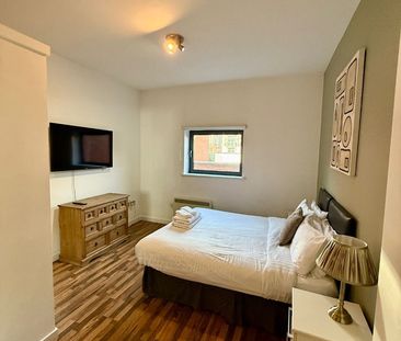 2 Bed Penthouse, Salford, M3 - Photo 3