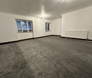 4 bedroom character property to rent - Photo 6