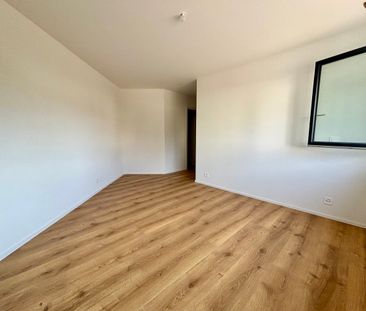 RARE ! MAGNIFIQUE 4 ½ PIECES AU REZ - Grand jardin & terrasse ! - Photo 1