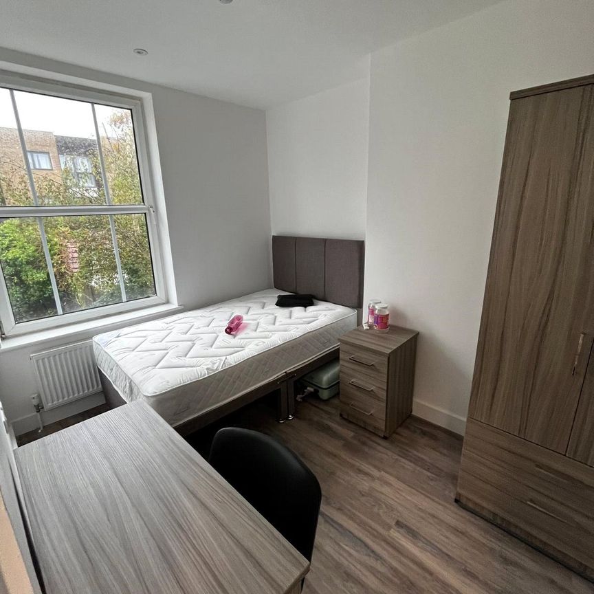 Student Properties to Let - Photo 1