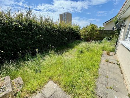 3 bedroom detached house to rent - Photo 4