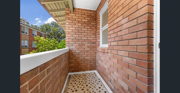 Modern 3-Bed Apartment with North-Facing Balcony in Hillsdale - Photo 1