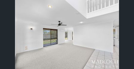 Executive family home with room to move! - Photo 3