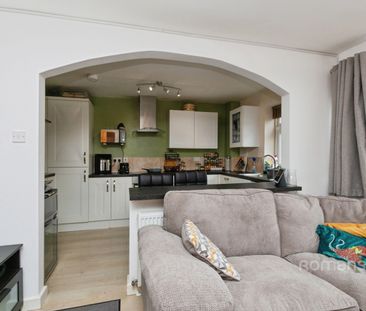 maisonette to rent - Photo 4