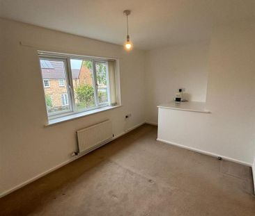 3 bedroom semi-detached house to rent - Photo 3