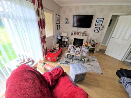 5 Whinfield Walk, Carrickfergus, BT38 8HL - Photo 2