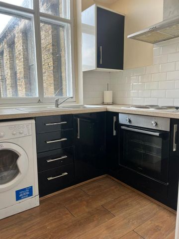 1 bedroom flat to rent - Photo 2