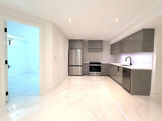 For Lease - 155 Lake Promenade, Toronto, Ontario - Photo 1