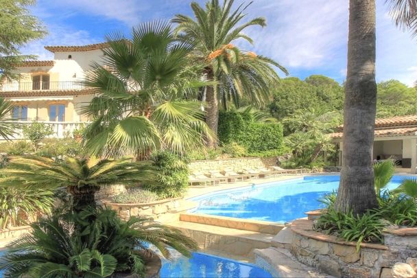 Mougins magnifique maison Provençale 6 pièces avec piscine - Photo 1