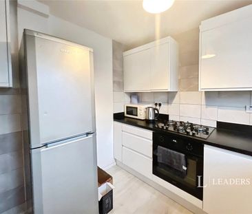2 bedroom terraced house to rent - Photo 3