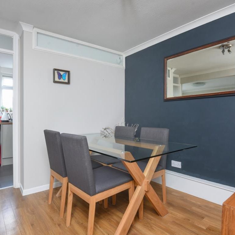 2 Bed Flat, Bedford Hill, SW12 - Photo 1