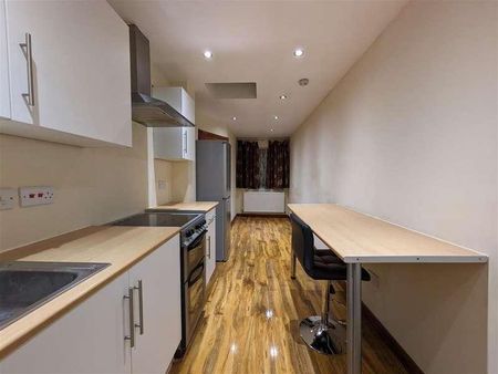 Newnham Gardens, Northolt, UB5 - Photo 4