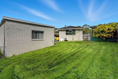 Well Presented Three Bedroom family Home - Photo 4