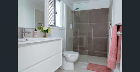 Near New Townhouse in the centre of Raceivew ! BREAK LEASE ! - Photo 5