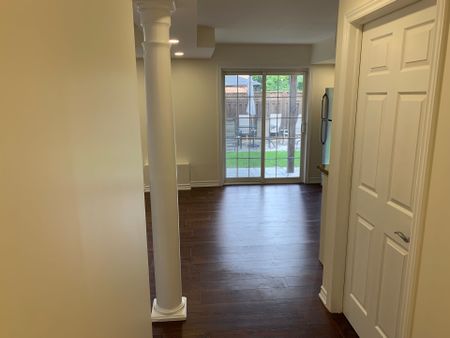 For Lease - 331 Spruce Grove Crescent, Newmarket, Ontario - Photo 5