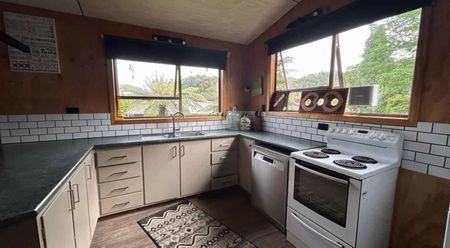 Three Bedroom Home At The Lakes - Photo 3