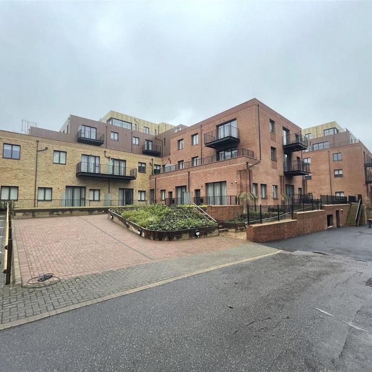 1 bedroom apartment to rent - Photo 1