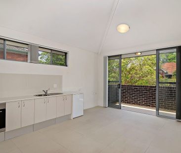 Modern Studio Apartment with Balcony (Level 2) - Photo 2