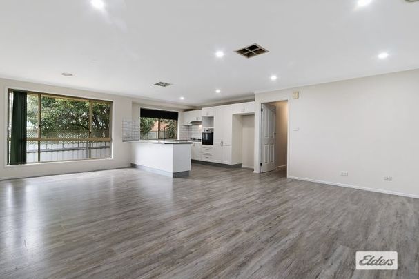 Spacious Four Bedroom Home Plus Study - Photo 1