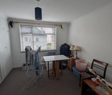 3 bedroom flat to rent - Photo 5