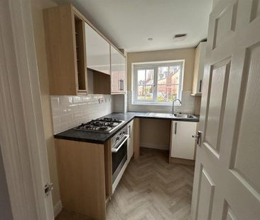 2 bedroom terraced house to rent - Photo 4