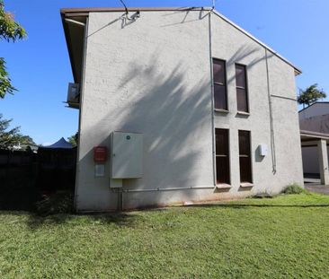 Townhouse - Airconditioned Bedrooms - Storage Room - Carport - Photo 4