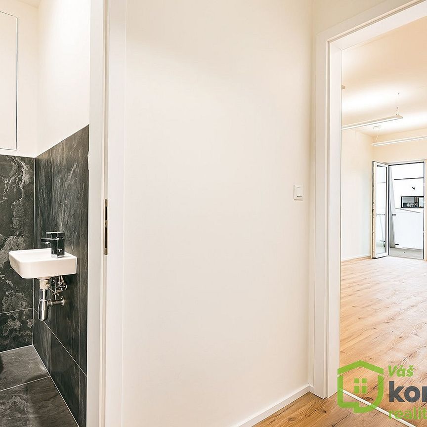 Pronájem bytu 1+kk 50 m² - Photo 1