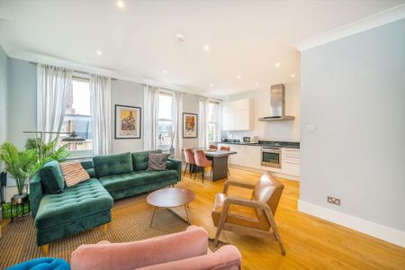 3 bedroom flat to rent - Photo 2