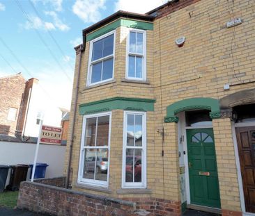 3 bedroom end of terrace house to rent - Photo 1