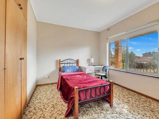 Cosy and Well-Maintained Two Bedroom Unit - Photo 1