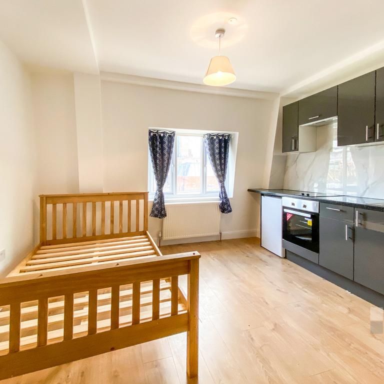 Studio to rent - Photo 1