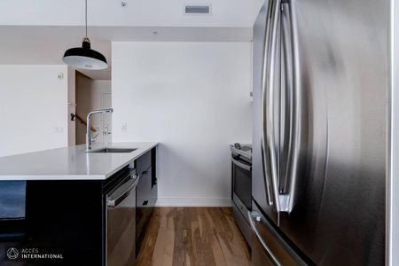 Charming two-story apartment for rent in Rosemont | Accès International - Photo 5