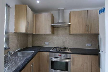 Denzil Road, Willesden, NW10 - Photo 5