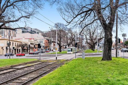 Fully Furnished Gem with Parking — City Living Made Easy - Photo 4