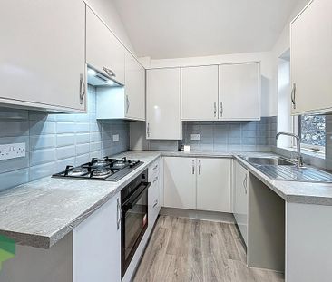 2 bedroom end of terrace house to rent - Photo 5