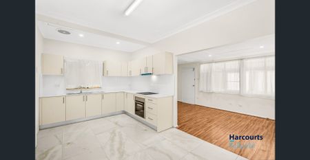 FAMILY HOME - PERFECTLY LOCATED THREE BEDROOM HOME WITH SUNROOM- - Photo 4