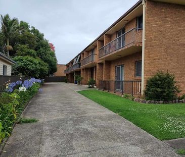 Convenient Location - Photo 3