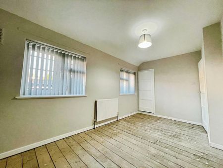 2 bedroom semi-detached house to rent - Photo 3