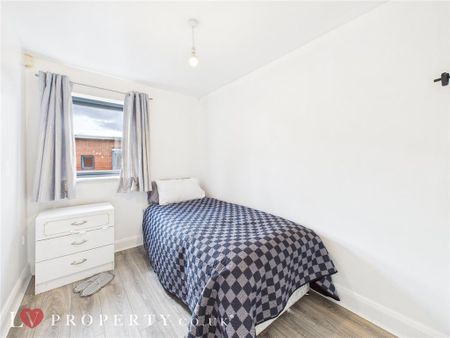 2 bedroom apartment to rent - Photo 4