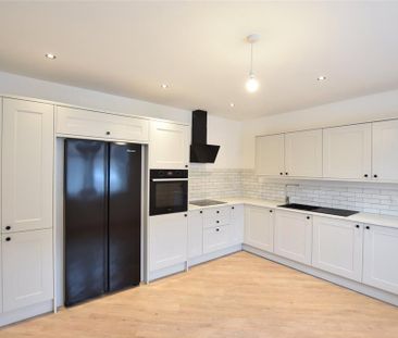 3 bedroom detached house to rent - Photo 2