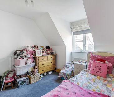 Ref: GK - Charlwood Place - Photo 6