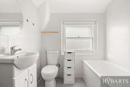 Park Avenue, Alexandra, N22 - Photo 2